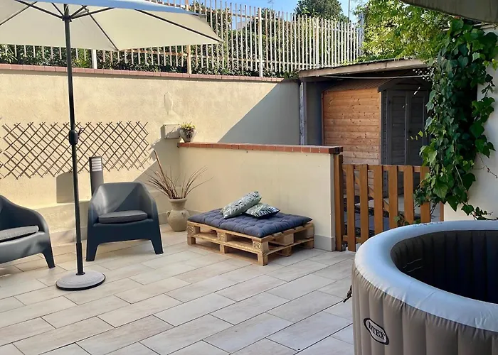 דירה Flat With Terrace & Pool