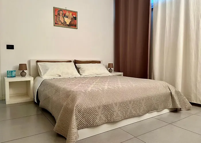 Flat With Terrace & Pool דירה