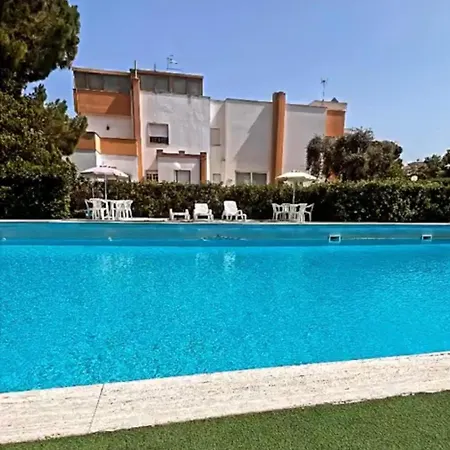 Flat With Terrace & Pool Daire *
